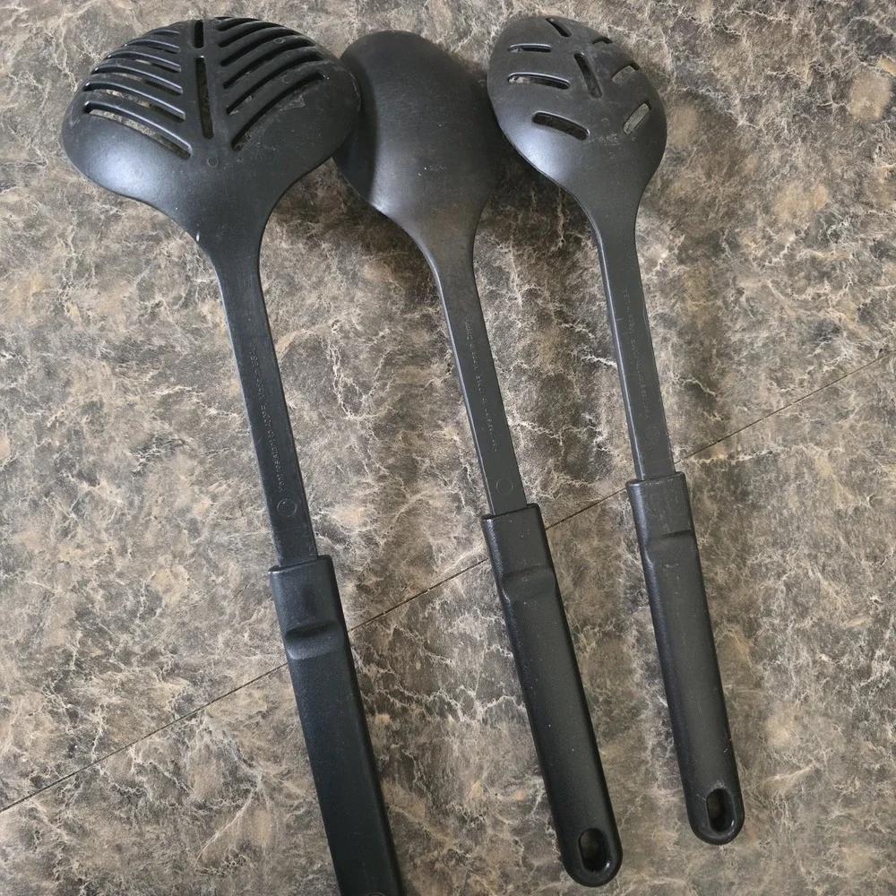 Lot of 3 Solid Black Thick‎ Plastic Kitchen / Cooking Utensils Calphalon